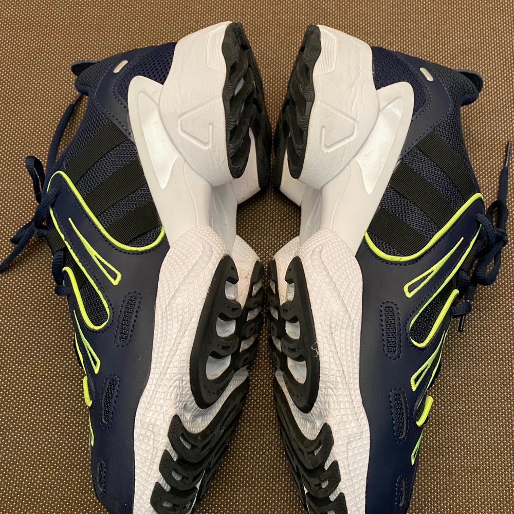 Adidas - Picture 3 of 5